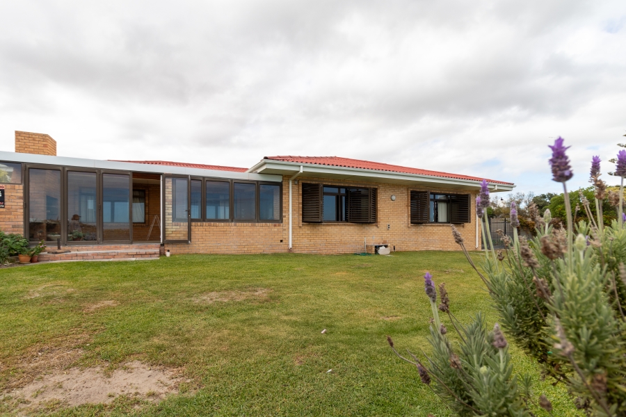 3 Bedroom Property for Sale in Van Riebeeckstrand Western Cape